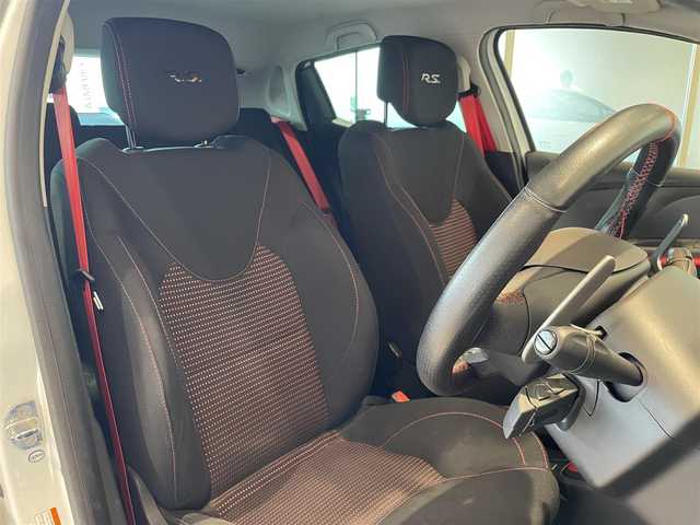 ルノー ルーテシア スポール トロフィー 愛知県 2015(平27)年 5.1万km 白 ＤＩＡＴＯＮＥＳＯＵＤＮＡＶＩ　/フロントツイーター　/Ｂｌｕｅｔｏｏｔｈ　/フルセグＴＶ　/Ｒ．Ｓ．ＤＲＩＶＥ　/パドルシフト　/ＥＴＣ　/ドライビングレコーダー　/社外レーダー/プッシュスタート/アイドリングストップ