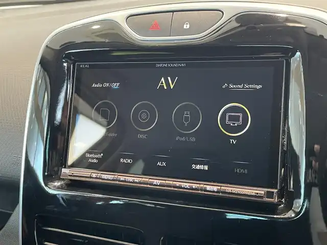 ルノー ルーテシア スポール トロフィー 愛知県 2015(平27)年 5.1万km 白 ＤＩＡＴＯＮＥＳＯＵＤＮＡＶＩ　/フロントツイーター　/Ｂｌｕｅｔｏｏｔｈ　/フルセグＴＶ　/Ｒ．Ｓ．ＤＲＩＶＥ　/パドルシフト　/ＥＴＣ　/ドライビングレコーダー　/社外レーダー/プッシュスタート/アイドリングストップ