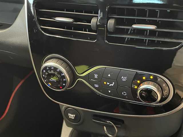 ルノー ルーテシア スポール トロフィー 愛知県 2015(平27)年 5.1万km 白 ＤＩＡＴＯＮＥＳＯＵＤＮＡＶＩ　/フロントツイーター　/Ｂｌｕｅｔｏｏｔｈ　/フルセグＴＶ　/Ｒ．Ｓ．ＤＲＩＶＥ　/パドルシフト　/ＥＴＣ　/ドライビングレコーダー　/社外レーダー/プッシュスタート/アイドリングストップ