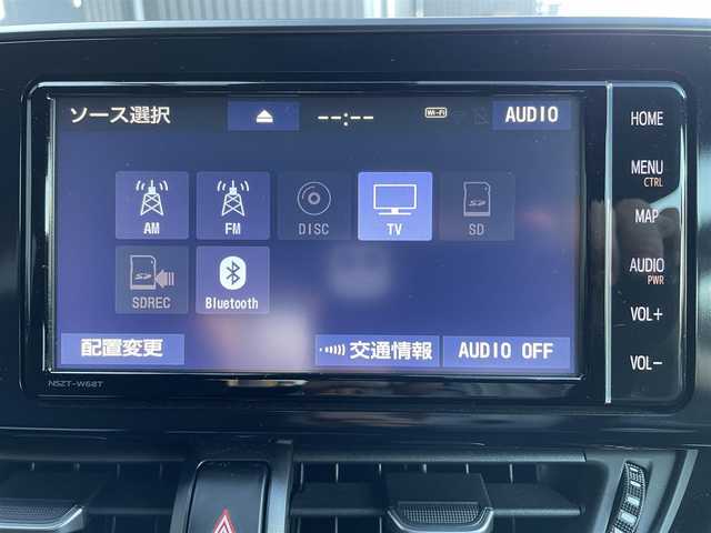 トヨタ Ｃ－ＨＲ G 愛知県 2018(平30)年 5.6万km ホワイトパールクリスタルシャイン トヨタセーフティセンス/　　・プリクラッシュセーフティ/　　・レーンディバーチャーアラート/　　・レーントレーシングアシスト/　　・レーダークルーズコントロール/　　・オートマチックハイビーム/　　・ロードサインアシスト/純正7インチナビ/　　・CD/DVD/フルセグ/BT/バックカメラ/ドライブレコーダー/ビルトインETC/ステアリングリモコン/純正フロアマット/純正17インチアルミホイール/純正LEDヘッドライト/デイライト/シーケンシャルランプ