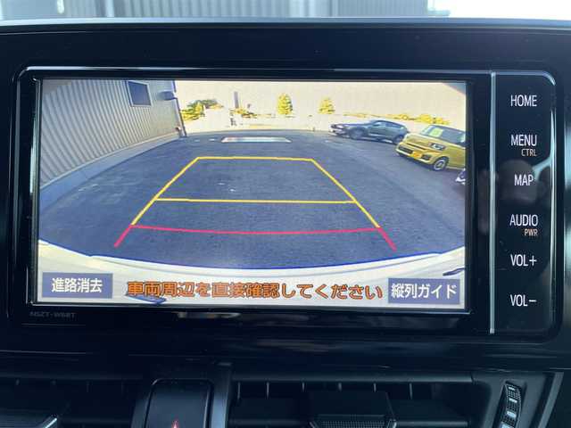 トヨタ Ｃ－ＨＲ G 愛知県 2018(平30)年 5.6万km ホワイトパールクリスタルシャイン トヨタセーフティセンス/　　・プリクラッシュセーフティ/　　・レーンディバーチャーアラート/　　・レーントレーシングアシスト/　　・レーダークルーズコントロール/　　・オートマチックハイビーム/　　・ロードサインアシスト/純正7インチナビ/　　・CD/DVD/フルセグ/BT/バックカメラ/ドライブレコーダー/ビルトインETC/ステアリングリモコン/純正フロアマット/純正17インチアルミホイール/純正LEDヘッドライト/デイライト/シーケンシャルランプ