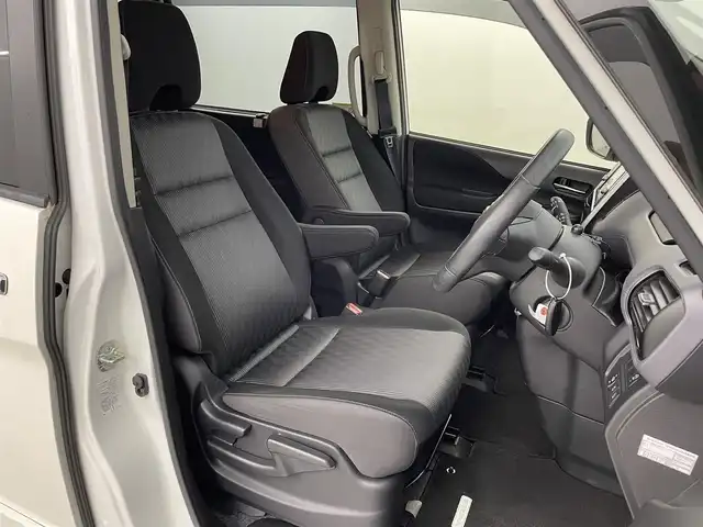 日産 セレナ ハイウェイスター V 福島県 2020(令2)年 5万km ブリリアントホワイトパール 純正メモリナビゲーション　/【AM/FM/DVD/CD/Bluetooth/フルセグ】/型番:MM319D-W/エマージェンシーブレーキ　/・車線逸脱警報/・オートハイビーム/・踏み間違い防止/・コーナーセンサー/アラウンドビューモニター　/ＥＴＣ　/前後ドライブレコーダー　/両側パワースライドドア　/革巻きステアリング　/・ステアリングスイッチ　/・チルトステアリング　/プッシュスタート/・スマートキー/クルーズコントロール/コーナーセンサー/LEDライト/・オートライト/・フォグライト/ウィンカーミラー