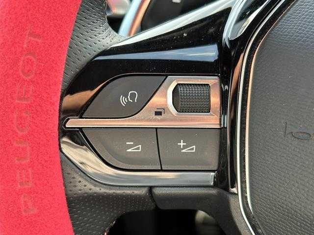 プジョー プジョー ３００８ GT ブルー HDi 埼玉県 2021(令3)年 6.6万km パール ワンオーナー　/黒半革シート　/純正ナビ　/サイドカメラ　/バックカメラ　/パワーバックドア　/ルーフレール　/シートヒーター　/衝突防止システム　/LEDヘッドライト　/ドライブレコーダー　/レーンアシスト　/クリアランスソナー