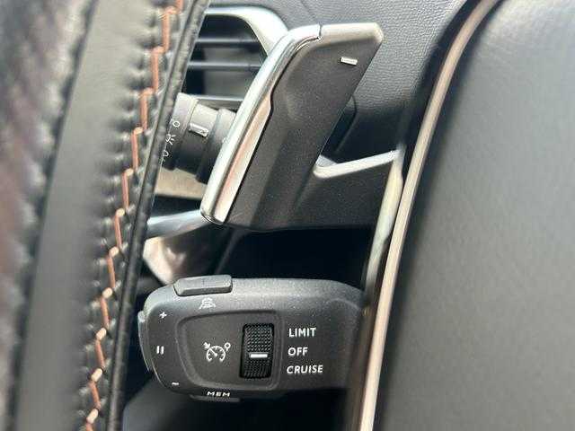 プジョー プジョー ３００８ GT ブルー HDi 埼玉県 2021(令3)年 6.6万km パール ワンオーナー　/黒半革シート　/純正ナビ　/サイドカメラ　/バックカメラ　/パワーバックドア　/ルーフレール　/シートヒーター　/衝突防止システム　/LEDヘッドライト　/ドライブレコーダー　/レーンアシスト　/クリアランスソナー