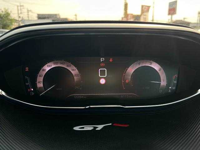 プジョー プジョー ３００８ GT ブルー HDi 埼玉県 2021(令3)年 6.6万km パール ワンオーナー　/黒半革シート　/純正ナビ　/サイドカメラ　/バックカメラ　/パワーバックドア　/ルーフレール　/シートヒーター　/衝突防止システム　/LEDヘッドライト　/ドライブレコーダー　/レーンアシスト　/クリアランスソナー