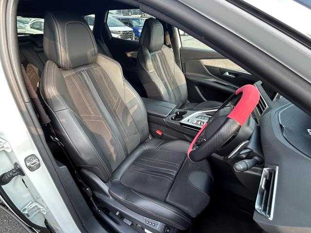プジョー プジョー ３００８ GT ブルー HDi 埼玉県 2021(令3)年 6.6万km パール ワンオーナー　/黒半革シート　/純正ナビ　/サイドカメラ　/バックカメラ　/パワーバックドア　/ルーフレール　/シートヒーター　/衝突防止システム　/LEDヘッドライト　/ドライブレコーダー　/レーンアシスト　/クリアランスソナー