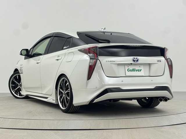 トヨタ プリウス Sセーフティプラス 熊本県 2016(平28)年 2.6万km ホワイトパールクリスタルシャイン 禁煙車/トヨタセーフティセンス/純正ナビTV/（NSCD-W66/CD/Bluetooth/ワンセグTV)/純正バックカメラ/純正ビルトインETC/純正LEDオートライト/純正LEDフォグ/純正モデリスタエアロ/純正オートアラーム/純正フロアマット/社外19インチアルミ/社外RS-R車高調/アダプティブクルーズコントロール/レーンディパーチャーアラート/ヘッドアップディスプレイ/パーキングアシスト/オートエアコン/オート電動格納ミラー/スマートキー/プッシュエンジンスタート/スペアキー/新車時保証書/取扱い説明書