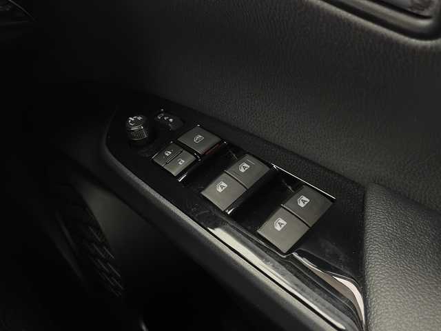 トヨタ プリウス Sセーフティプラス 熊本県 2016(平28)年 2.6万km ホワイトパールクリスタルシャイン 禁煙車/トヨタセーフティセンス/純正ナビTV/（NSCD-W66/CD/Bluetooth/ワンセグTV)/純正バックカメラ/純正ビルトインETC/純正LEDオートライト/純正LEDフォグ/純正モデリスタエアロ/純正オートアラーム/純正フロアマット/社外19インチアルミ/社外RS-R車高調/アダプティブクルーズコントロール/レーンディパーチャーアラート/ヘッドアップディスプレイ/パーキングアシスト/オートエアコン/オート電動格納ミラー/スマートキー/プッシュエンジンスタート/スペアキー/新車時保証書/取扱い説明書