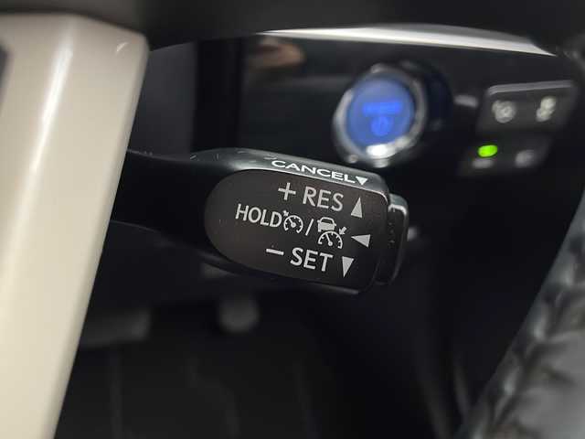 トヨタ プリウス Sセーフティプラス 熊本県 2016(平28)年 2.6万km ホワイトパールクリスタルシャイン 禁煙車/トヨタセーフティセンス/純正ナビTV/（NSCD-W66/CD/Bluetooth/ワンセグTV)/純正バックカメラ/純正ビルトインETC/純正LEDオートライト/純正LEDフォグ/純正モデリスタエアロ/純正オートアラーム/純正フロアマット/社外19インチアルミ/社外RS-R車高調/アダプティブクルーズコントロール/レーンディパーチャーアラート/ヘッドアップディスプレイ/パーキングアシスト/オートエアコン/オート電動格納ミラー/スマートキー/プッシュエンジンスタート/スペアキー/新車時保証書/取扱い説明書