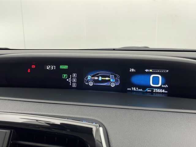 トヨタ プリウス Sセーフティプラス 熊本県 2016(平28)年 2.6万km ホワイトパールクリスタルシャイン 禁煙車/トヨタセーフティセンス/純正ナビTV/（NSCD-W66/CD/Bluetooth/ワンセグTV)/純正バックカメラ/純正ビルトインETC/純正LEDオートライト/純正LEDフォグ/純正モデリスタエアロ/純正オートアラーム/純正フロアマット/社外19インチアルミ/社外RS-R車高調/アダプティブクルーズコントロール/レーンディパーチャーアラート/ヘッドアップディスプレイ/パーキングアシスト/オートエアコン/オート電動格納ミラー/スマートキー/プッシュエンジンスタート/スペアキー/新車時保証書/取扱い説明書