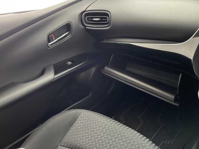 トヨタ プリウス Sセーフティプラス 熊本県 2016(平28)年 2.6万km ホワイトパールクリスタルシャイン 禁煙車/トヨタセーフティセンス/純正ナビTV/（NSCD-W66/CD/Bluetooth/ワンセグTV)/純正バックカメラ/純正ビルトインETC/純正LEDオートライト/純正LEDフォグ/純正モデリスタエアロ/純正オートアラーム/純正フロアマット/社外19インチアルミ/社外RS-R車高調/アダプティブクルーズコントロール/レーンディパーチャーアラート/ヘッドアップディスプレイ/パーキングアシスト/オートエアコン/オート電動格納ミラー/スマートキー/プッシュエンジンスタート/スペアキー/新車時保証書/取扱い説明書