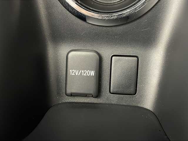 トヨタ プリウス Sセーフティプラス 熊本県 2016(平28)年 2.6万km ホワイトパールクリスタルシャイン 禁煙車/トヨタセーフティセンス/純正ナビTV/（NSCD-W66/CD/Bluetooth/ワンセグTV)/純正バックカメラ/純正ビルトインETC/純正LEDオートライト/純正LEDフォグ/純正モデリスタエアロ/純正オートアラーム/純正フロアマット/社外19インチアルミ/社外RS-R車高調/アダプティブクルーズコントロール/レーンディパーチャーアラート/ヘッドアップディスプレイ/パーキングアシスト/オートエアコン/オート電動格納ミラー/スマートキー/プッシュエンジンスタート/スペアキー/新車時保証書/取扱い説明書