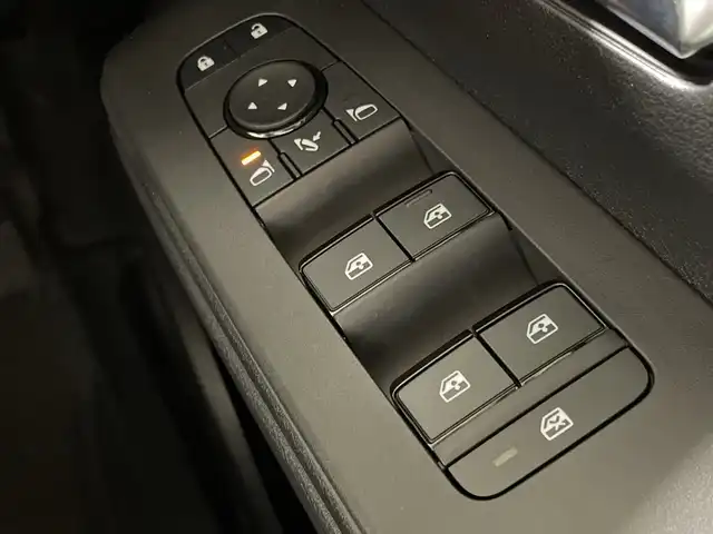 日産 セレナ e－パワー ハイウェイスター V ビームスED 福岡県 2025(令7)年 0.1千km パール ・12.3インチディスプレイナビ/（フルセグ、Bluetooth）/・バックカメラ/・インテリジェント アラウンドビューモニター/・プロパイロット（ナビリンク機能付）/・プロパイロット緊急停止支援システム（SOSコール機能付）/・衝突被害軽減ブレーキ/・レーンキープアシスト/・両側パワースライドドア/・オートライト/・オートハイライト/・ヘッドランプ オートレベライザー/・アダプティブLEDヘッドライトシステム/・インテリジェント ルームミラー/・ワイヤレス充電器/・ビルトインETC/・ドライブレコーダー（前後セット）/・電格ミラー/・ウィンカーミラー