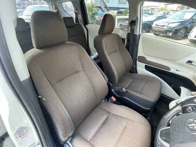 トヨタ シエンタ G 神奈川県 2016(平28)年 12.5万km ホワイトパールクリスタルシャイン 【(株)IDOMが運営する【じしゃロン相模原店】の自社ローン対象車両になります。こちらは現金ご利用時の価格です。自社ローンご希望の方は別途その旨お申付け下さい。】/純正ナビ/バックカメラ　/Bluetooth接続/ビルドインETC/両側パワースライドドア/衝突軽減システム