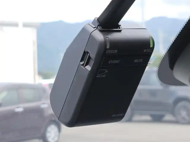 ホンダ ステップワゴン スパーダ eHEV 鹿児島県 2022(令4)年 5.1万km プラチナホワイトパール 無限ドアハンドルプロテクター/無限メタルロゴエンブレム/社外ウィンドウメッキモール/後席フリップダウンモニター　/前後純正ドライブレコーダー　/ビルトインＥＴＣ　/純正メモリーナビ（ＬＸＭ－２３７ＶＦＬｉ）　/Ｂｌｕｅｔｏｏｔｈオーディオ　/レーダークルーズコントロール　/両側パワースライドドア/D+N席シートヒーター/パドルシフト/ＭＴモード付きＡＴ/ＨＤＭＩ入力端子/パワーバックドア/マルチビューカメラシステム/ブラインドスポットインフォメーション/前後コーナーセンサー/プッシュスタート/スマートキー/エアバッグ(W+サイド)/カーテンエアバッグ