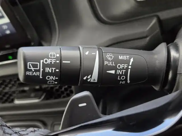 ホンダ ステップワゴン スパーダ eHEV 鹿児島県 2022(令4)年 5.1万km プラチナホワイトパール 無限ドアハンドルプロテクター/無限メタルロゴエンブレム/社外ウィンドウメッキモール/後席フリップダウンモニター　/前後純正ドライブレコーダー　/ビルトインＥＴＣ　/純正メモリーナビ（ＬＸＭ－２３７ＶＦＬｉ）　/Ｂｌｕｅｔｏｏｔｈオーディオ　/レーダークルーズコントロール　/両側パワースライドドア/D+N席シートヒーター/パドルシフト/ＭＴモード付きＡＴ/ＨＤＭＩ入力端子/パワーバックドア/マルチビューカメラシステム/ブラインドスポットインフォメーション/前後コーナーセンサー/プッシュスタート/スマートキー/エアバッグ(W+サイド)/カーテンエアバッグ