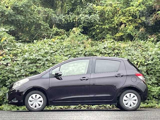 トヨタ ヴィッツ F シエル 大分県 2013(平25)年 7.9万km ボルドーマイカメタリック ワンオーナー /純正CDオーディオ/スマートキー/エンジンプッシュスタート/オートライトコントロール