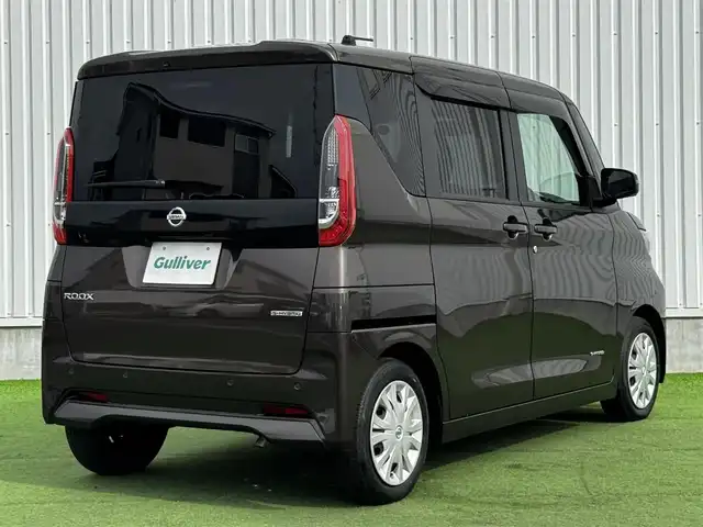 日産 ルークス X 香川県 2022(令4)年 2.6万km アッシュブラウンM 純正9インチメモリナビ/→フルセグ/Bluetooth/インテリジェントアラウンドビューモニター/インテリジェントエマージェンシーブレーキ/踏み間違い衝突防止アシスト/インテリジェントLI（車線逸脱防止支援システム）/インテリジェントLDW（車線逸脱警報）/アダップティブLEDヘッドライトシステム/360°セーフティアシスト/片側パワースライドドア/ナビ連動ドライブレコーダー/シートカバー/後席パーソナルテーブル/ETC/ハンドルリモコン/純正フロアマット/アイドリングストップ/盗難防止装置/プッシュスタート/キーレス
