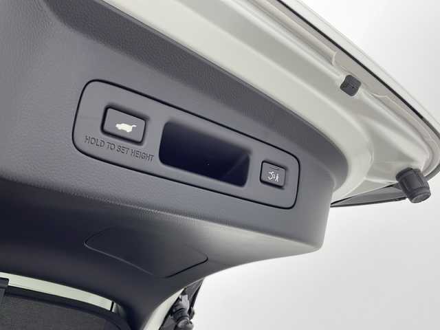 ホンダ ヴェゼル ハイブリッド e:HEV Z 愛知県 2025(令7)年 0.1千km プラチナホワイトパール /R7年10月登録済未使用車//純正HondaCONNECTナビ//フルセグTV/AMFM/Bluetooth/USB//AppleCarPlay/AndroidAuto//ビルトインETC2.0//バックカメラ//HondaSENSING//アダプティブクルーズコントロール//パーキングセンサーシステム//ブラインドスポットモニター//アダプティブドライビングビーム//後退出庫サポート//フルLEDヘッドランプ//オートライト//LEDアクティブコーナリングライト//LEDフォグランプ//フルLEDリアコンビランプ//ハンズフリーパワーテールゲート//プライムスムースコンビシート//前席シートヒーター//革巻きステアリング//ステアリングスイッチ//ステアリングヒーター//パドルシフト式減速セレクター//純正18インチアルミホイール//電子パーキングブレーキ//ブレーキホールド//ヒルディセントコントロール//プッシュスタート//電動格納ミラー//アイドリングストップ//取扱説明書