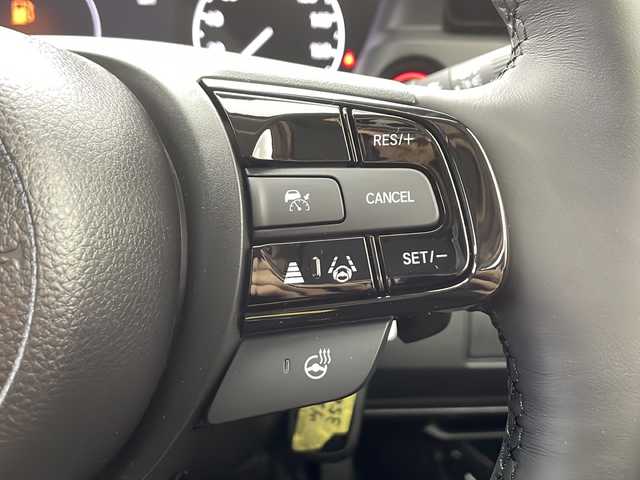 ホンダ ヴェゼル ハイブリッド e:HEV Z 愛知県 2025(令7)年 0.1千km プラチナホワイトパール /R7年10月登録済未使用車//純正HondaCONNECTナビ//フルセグTV/AMFM/Bluetooth/USB//AppleCarPlay/AndroidAuto//ビルトインETC2.0//バックカメラ//HondaSENSING//アダプティブクルーズコントロール//パーキングセンサーシステム//ブラインドスポットモニター//アダプティブドライビングビーム//後退出庫サポート//フルLEDヘッドランプ//オートライト//LEDアクティブコーナリングライト//LEDフォグランプ//フルLEDリアコンビランプ//ハンズフリーパワーテールゲート//プライムスムースコンビシート//前席シートヒーター//革巻きステアリング//ステアリングスイッチ//ステアリングヒーター//パドルシフト式減速セレクター//純正18インチアルミホイール//電子パーキングブレーキ//ブレーキホールド//ヒルディセントコントロール//プッシュスタート//電動格納ミラー//アイドリングストップ//取扱説明書