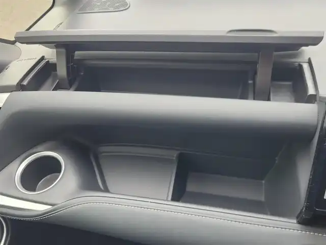 トヨタ ノア ハイブリッド S－Z 愛知県 2022(令4)年 3.9万km ホワイトパールクリスタルシャイン トヨタセーフティーセンス/トヨタチームメイト/・アドバンスパーク/10.5インチディスプレイナビ/・Bluetooth/・フルセグTV/・Applecarplay/・androidauto/14インチ有機ELフリップダウンモニター/レーダークルーズコントロール/モデリスタエアロ/両側パワースライドドア/後席サンシェード/シートヒーター/前後ドライブレコーダー/LEDライト/100V充電/USB/純正AW