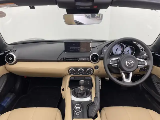 マツダ ロードスター S レザーパッケージ Vセレクション 群馬県 2024(令6)年 0.6万km ディープクリスタルブルーマイカ BOSEプレミアムサウンド/SレザーパッケージVセレクション専用 タンカラーソフトトップ/SレザーパッケージVセレクション専用 ナッパレザーシート(スポーツタン)/SレザーパッケージVセレクション専用 ボディ同色サイドミラー/SレザーパッケージVセレクション専用 16インチ高輝度塗装アルミホイール/＝＝＝＝＝/純正8.8インチセンターディスプレイ/・AM/FM/Bluetooth/USB/AppleCarPlay/AndroidAuto/AmazonAlexa/・バックカメラ/＝＝＝＝＝/６ＭＴ　ＢＯＳＥサウンド　純正８．８インチセンターディスプレイ　バックカメラ　プッシュスタート　スマートキー　ＥＴＣ　ＬＥＤヘッドランプ　シートヒーター　ナッパレザー（スポーツタン）シート　　禁煙車