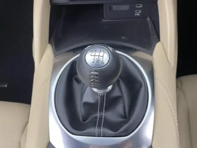 マツダ ロードスター S レザーパッケージ Vセレクション 群馬県 2024(令6)年 0.6万km ディープクリスタルブルーマイカ BOSEプレミアムサウンド/SレザーパッケージVセレクション専用 タンカラーソフトトップ/SレザーパッケージVセレクション専用 ナッパレザーシート(スポーツタン)/SレザーパッケージVセレクション専用 ボディ同色サイドミラー/SレザーパッケージVセレクション専用 16インチ高輝度塗装アルミホイール/＝＝＝＝＝/純正8.8インチセンターディスプレイ/・AM/FM/Bluetooth/USB/AppleCarPlay/AndroidAuto/AmazonAlexa/・バックカメラ/＝＝＝＝＝/６ＭＴ　ＢＯＳＥサウンド　純正８．８インチセンターディスプレイ　バックカメラ　プッシュスタート　スマートキー　ＥＴＣ　ＬＥＤヘッドランプ　シートヒーター　ナッパレザー（スポーツタン）シート　　禁煙車