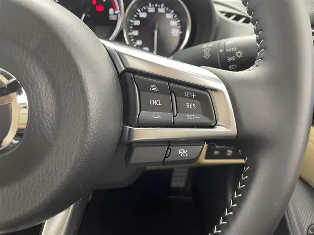 マツダ ロードスター S レザーパッケージ Vセレクション 群馬県 2024(令6)年 0.6万km ディープクリスタルブルーマイカ BOSEプレミアムサウンド/SレザーパッケージVセレクション専用 タンカラーソフトトップ/SレザーパッケージVセレクション専用 ナッパレザーシート(スポーツタン)/SレザーパッケージVセレクション専用 ボディ同色サイドミラー/SレザーパッケージVセレクション専用 16インチ高輝度塗装アルミホイール/＝＝＝＝＝/純正8.8インチセンターディスプレイ/・AM/FM/Bluetooth/USB/AppleCarPlay/AndroidAuto/AmazonAlexa/・バックカメラ/＝＝＝＝＝/６ＭＴ　ＢＯＳＥサウンド　純正８．８インチセンターディスプレイ　バックカメラ　プッシュスタート　スマートキー　ＥＴＣ　ＬＥＤヘッドランプ　シートヒーター　ナッパレザー（スポーツタン）シート　　禁煙車