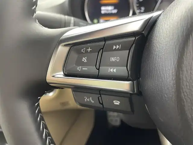 マツダ ロードスター S レザーパッケージ Vセレクション 群馬県 2024(令6)年 0.6万km ディープクリスタルブルーマイカ BOSEプレミアムサウンド/SレザーパッケージVセレクション専用 タンカラーソフトトップ/SレザーパッケージVセレクション専用 ナッパレザーシート(スポーツタン)/SレザーパッケージVセレクション専用 ボディ同色サイドミラー/SレザーパッケージVセレクション専用 16インチ高輝度塗装アルミホイール/＝＝＝＝＝/純正8.8インチセンターディスプレイ/・AM/FM/Bluetooth/USB/AppleCarPlay/AndroidAuto/AmazonAlexa/・バックカメラ/＝＝＝＝＝/６ＭＴ　ＢＯＳＥサウンド　純正８．８インチセンターディスプレイ　バックカメラ　プッシュスタート　スマートキー　ＥＴＣ　ＬＥＤヘッドランプ　シートヒーター　ナッパレザー（スポーツタン）シート　　禁煙車