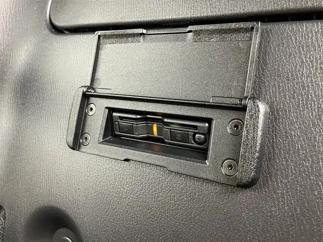 マツダ ロードスター S レザーパッケージ Vセレクション 群馬県 2024(令6)年 0.6万km ディープクリスタルブルーマイカ BOSEプレミアムサウンド/SレザーパッケージVセレクション専用 タンカラーソフトトップ/SレザーパッケージVセレクション専用 ナッパレザーシート(スポーツタン)/SレザーパッケージVセレクション専用 ボディ同色サイドミラー/SレザーパッケージVセレクション専用 16インチ高輝度塗装アルミホイール/＝＝＝＝＝/純正8.8インチセンターディスプレイ/・AM/FM/Bluetooth/USB/AppleCarPlay/AndroidAuto/AmazonAlexa/・バックカメラ/＝＝＝＝＝/６ＭＴ　ＢＯＳＥサウンド　純正８．８インチセンターディスプレイ　バックカメラ　プッシュスタート　スマートキー　ＥＴＣ　ＬＥＤヘッドランプ　シートヒーター　ナッパレザー（スポーツタン）シート　　禁煙車