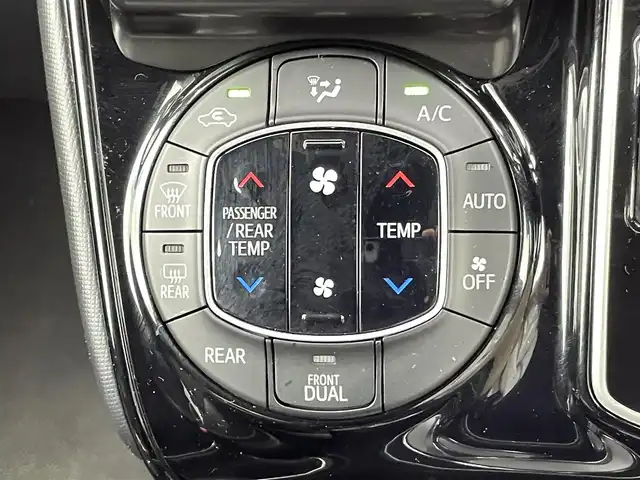 トヨタ ノア Si ダブルバイビーⅡ 千葉県 2019(平31)年 7.8万km ブラック 禁煙車/トヨタセーフティーセンス/・プリクラッシュセーフティ/・レーンキープアシスト/・オートマチックハイビーム/インテリジェントクリアランスソナー/クルーズコントロール/両側パワースライドドア/モデリスタエアロ/純正11インチアルパインナビ/・CD/DVD/Bluetooth/フルセグTV/バックカメラ/ビルトインETC/社外フロアマット/社外18インチアルミホイール/アイドリングストップ/スマートキー/プッシュスタート/スペアキー1本