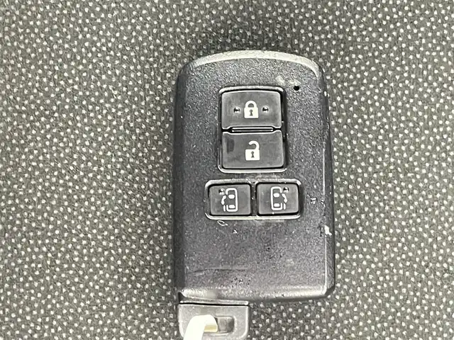 トヨタ ノア Si ダブルバイビーⅡ 千葉県 2019(平31)年 7.8万km ブラック 禁煙車/トヨタセーフティーセンス/・プリクラッシュセーフティ/・レーンキープアシスト/・オートマチックハイビーム/インテリジェントクリアランスソナー/クルーズコントロール/両側パワースライドドア/モデリスタエアロ/純正11インチアルパインナビ/・CD/DVD/Bluetooth/フルセグTV/バックカメラ/ビルトインETC/社外フロアマット/社外18インチアルミホイール/アイドリングストップ/スマートキー/プッシュスタート/スペアキー1本