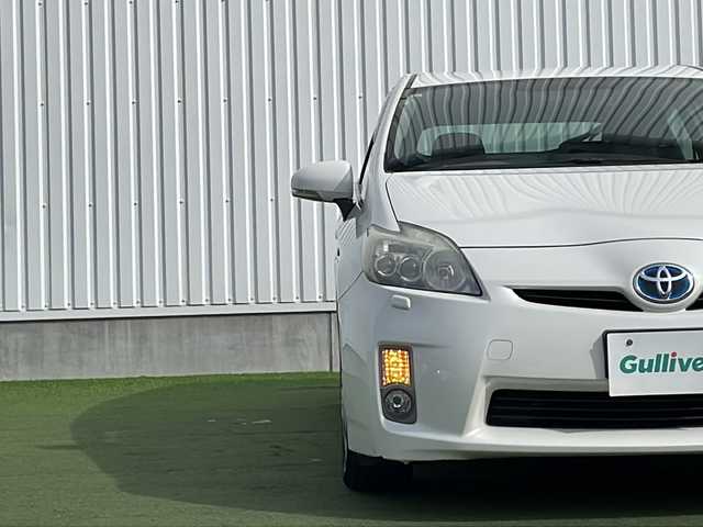 トヨタ プリウス S　LEDエディション 香川県 2011(平23)年 7.8万km ホワイトパールクリスタルシャイン 禁煙車　/純正ＳＤナビ【NSDD-W61】/(BT/DVD/AM/FM)/フルセグTV/バックカメラ　/ＬＥＤライト　/フォグライト　/オートライト　/革巻きステアリング　/ステアリングリモコン　/トノカバー/ドアバイザー/純正フロアマット　/ビルトインＥＴＣ　/スマートキー　/スペアキー　/プッシュスタート/取扱説明書/ISOFIX