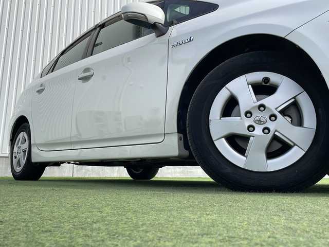 トヨタ プリウス S　LEDエディション 香川県 2011(平23)年 7.8万km ホワイトパールクリスタルシャイン 禁煙車　/純正ＳＤナビ【NSDD-W61】/(BT/DVD/AM/FM)/フルセグTV/バックカメラ　/ＬＥＤライト　/フォグライト　/オートライト　/革巻きステアリング　/ステアリングリモコン　/トノカバー/ドアバイザー/純正フロアマット　/ビルトインＥＴＣ　/スマートキー　/スペアキー　/プッシュスタート/取扱説明書/ISOFIX