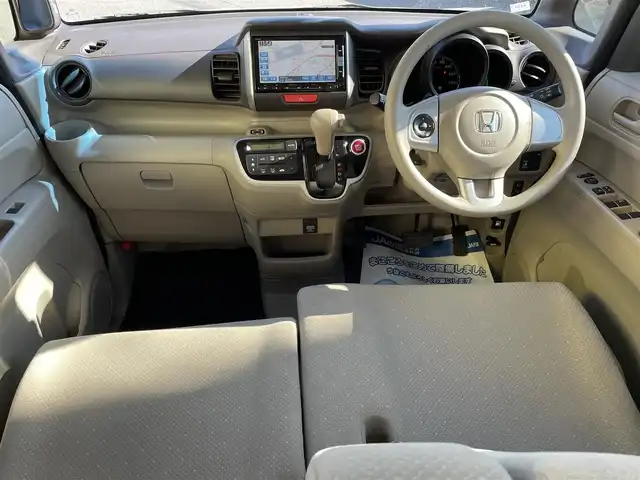 ホンダ Ｎ ＢＯＸ G Lパッケージ 神奈川県 2015(平27)年 8.7万km プレミアムホワイトパール (株)IDOMが運営する【じしゃロン相模原店】の自社ローン対象車両になります。こちらは現金ご利用時の価格です。自社ローンご希望の方は別途その旨お申付け下さい。/純正ナビ/バックモニター/Bluetooth/ETC搭載/左パワースライドドア/ステアリングスイッチ/スマートキー/プッシュエンジンスタート/電動格納ミラー/純正フロアマット/純正アルミホイール