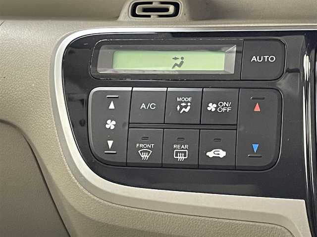 ホンダ Ｎ ＢＯＸ G Lパッケージ 神奈川県 2015(平27)年 8.7万km プレミアムホワイトパール (株)IDOMが運営する【じしゃロン相模原店】の自社ローン対象車両になります。こちらは現金ご利用時の価格です。自社ローンご希望の方は別途その旨お申付け下さい。/純正ナビ/バックモニター/Bluetooth/ETC搭載/左パワースライドドア/ステアリングスイッチ/スマートキー/プッシュエンジンスタート/電動格納ミラー/純正フロアマット/純正アルミホイール