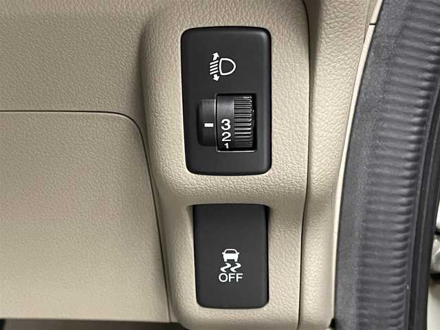 ホンダ Ｎ ＢＯＸ G Lパッケージ 神奈川県 2015(平27)年 8.7万km プレミアムホワイトパール (株)IDOMが運営する【じしゃロン相模原店】の自社ローン対象車両になります。こちらは現金ご利用時の価格です。自社ローンご希望の方は別途その旨お申付け下さい。/純正ナビ/バックモニター/Bluetooth/ETC搭載/左パワースライドドア/ステアリングスイッチ/スマートキー/プッシュエンジンスタート/電動格納ミラー/純正フロアマット/純正アルミホイール