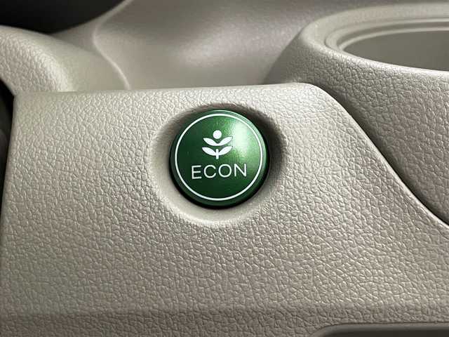 ホンダ Ｎ ＢＯＸ G Lパッケージ 神奈川県 2015(平27)年 8.7万km プレミアムホワイトパール (株)IDOMが運営する【じしゃロン相模原店】の自社ローン対象車両になります。こちらは現金ご利用時の価格です。自社ローンご希望の方は別途その旨お申付け下さい。/純正ナビ/バックモニター/Bluetooth/ETC搭載/左パワースライドドア/ステアリングスイッチ/スマートキー/プッシュエンジンスタート/電動格納ミラー/純正フロアマット/純正アルミホイール