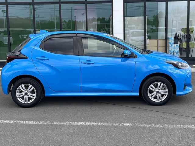 トヨタ ヤリス X 道東・釧路十勝 2021(令3)年 5.1万km シアンM ・４WD/・寒冷地仕様/・プリクラッシュセーフティ/・純正ディスプレイオーディオ/（ラジオ・BT・USB）/・バックカメラ/・レーダークルーズコントロール/・スマートキー/・プッシュスタート/・オートライト/・オートマチックハイビーム/・LTA（レーントレーシングアシスト）/・RSA（ロードサインアシスト）/・TCS（トヨタコミュニケーションシステム）/・ヘッドライトレベライザー/・横滑り防止装置/・オートリトラーミラー/・LEDヘッドライト/・クリアランスソナー/・ビルトインETC/・社外14インチアルミホイール/・保証書/・取扱説明書