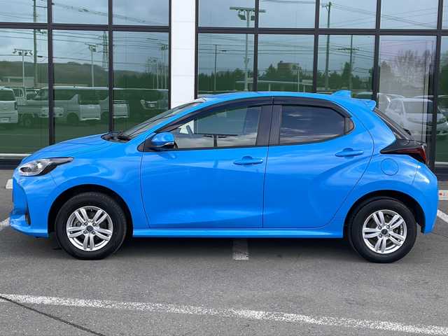 トヨタ ヤリス X 道東・釧路十勝 2021(令3)年 5.1万km シアンM ・４WD/・寒冷地仕様/・プリクラッシュセーフティ/・純正ディスプレイオーディオ/（ラジオ・BT・USB）/・バックカメラ/・レーダークルーズコントロール/・スマートキー/・プッシュスタート/・オートライト/・オートマチックハイビーム/・LTA（レーントレーシングアシスト）/・RSA（ロードサインアシスト）/・TCS（トヨタコミュニケーションシステム）/・ヘッドライトレベライザー/・横滑り防止装置/・オートリトラーミラー/・LEDヘッドライト/・クリアランスソナー/・ビルトインETC/・社外14インチアルミホイール/・保証書/・取扱説明書