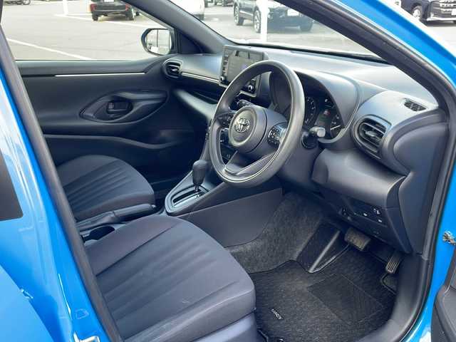 トヨタ ヤリス X 道東・釧路十勝 2021(令3)年 5.1万km シアンM ・４WD/・寒冷地仕様/・プリクラッシュセーフティ/・純正ディスプレイオーディオ/（ラジオ・BT・USB）/・バックカメラ/・レーダークルーズコントロール/・スマートキー/・プッシュスタート/・オートライト/・オートマチックハイビーム/・LTA（レーントレーシングアシスト）/・RSA（ロードサインアシスト）/・TCS（トヨタコミュニケーションシステム）/・ヘッドライトレベライザー/・横滑り防止装置/・オートリトラーミラー/・LEDヘッドライト/・クリアランスソナー/・ビルトインETC/・社外14インチアルミホイール/・保証書/・取扱説明書