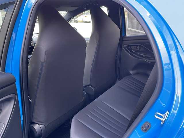 トヨタ ヤリス X 道東・釧路十勝 2021(令3)年 5.1万km シアンM ・４WD/・寒冷地仕様/・プリクラッシュセーフティ/・純正ディスプレイオーディオ/（ラジオ・BT・USB）/・バックカメラ/・レーダークルーズコントロール/・スマートキー/・プッシュスタート/・オートライト/・オートマチックハイビーム/・LTA（レーントレーシングアシスト）/・RSA（ロードサインアシスト）/・TCS（トヨタコミュニケーションシステム）/・ヘッドライトレベライザー/・横滑り防止装置/・オートリトラーミラー/・LEDヘッドライト/・クリアランスソナー/・ビルトインETC/・社外14インチアルミホイール/・保証書/・取扱説明書