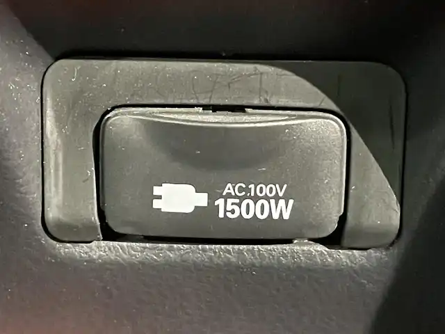 トヨタ カムリ WSレザーパッケージ 愛知県 2018(平30)年 5.8万km アティチュードブラックマイカ 純正8インチナビ/JBLサウンド/衝突軽減ブレーキ/レーダークルーズコントロール/100V電源/ビルトインETC2.0/シートヒーター/LEDヘッドライト/バックカメラ/ドライブレコーダー/ワイヤレス充電/ブラインドスポットモニター/前席パワーシート/フルセグTV/Bluetooth/コーナーセンサー/レーンキープアシスト/オートハイビーム/プッシュスタート/USB接続/スマートキー/CD/DVD再生/ミュージックサーバー/ミュージックプレイヤー接続/フロアマット/純正アルミホイール/オートライト/本革シート/ヘッドアップディスプレイ/禁煙車/パドルシフト/電動格納ミラー/フォグランプ/ステアリングリモコン/横滑り防止装置/寒冷地仕様/リヤクロストラフィックアラート/インテリジェントクリアランスソナー/電動パーキングブレーキ/オートブレーキホールド