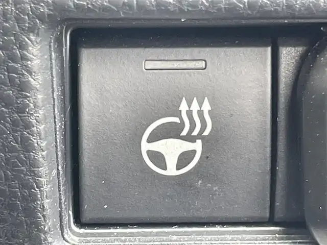 トヨタ プリウス Z 兵庫県 2023(令5)年 2.1万km プラチナホワイトパールマイカ 純正12.3インチナビ/モデリスタフルエアロ/アラウンドビューモニター/パノラマルーフ/ステアリングヒーター/レーダークルーズコントロール/革巻きステアリング/シートヒーター/エアーシート/ワイヤレス充電/トヨタチームメイト/シートメモリ/フルセグTV/純正フロアマット/純正19インチアルミホイール