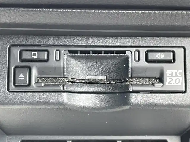 トヨタ プリウス Z 兵庫県 2023(令5)年 2.1万km プラチナホワイトパールマイカ 純正12.3インチナビ/モデリスタフルエアロ/アラウンドビューモニター/パノラマルーフ/ステアリングヒーター/レーダークルーズコントロール/革巻きステアリング/シートヒーター/エアーシート/ワイヤレス充電/トヨタチームメイト/シートメモリ/フルセグTV/純正フロアマット/純正19インチアルミホイール