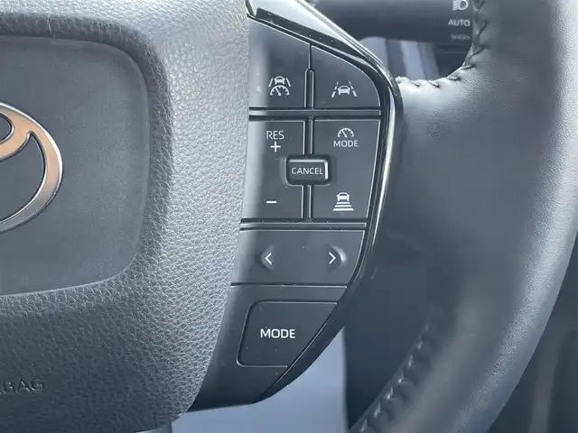 トヨタ プリウス Z 兵庫県 2023(令5)年 2.1万km プラチナホワイトパールマイカ 純正12.3インチナビ/モデリスタフルエアロ/アラウンドビューモニター/パノラマルーフ/ステアリングヒーター/レーダークルーズコントロール/革巻きステアリング/シートヒーター/エアーシート/ワイヤレス充電/トヨタチームメイト/シートメモリ/フルセグTV/純正フロアマット/純正19インチアルミホイール