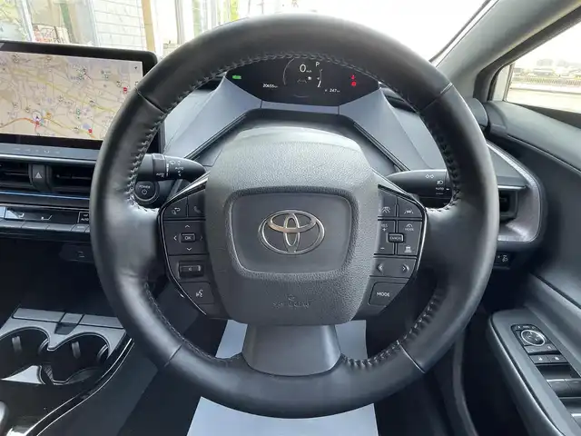 トヨタ プリウス Z 兵庫県 2023(令5)年 2.1万km プラチナホワイトパールマイカ 純正12.3インチナビ/モデリスタフルエアロ/アラウンドビューモニター/パノラマルーフ/ステアリングヒーター/レーダークルーズコントロール/革巻きステアリング/シートヒーター/エアーシート/ワイヤレス充電/トヨタチームメイト/シートメモリ/フルセグTV/純正フロアマット/純正19インチアルミホイール