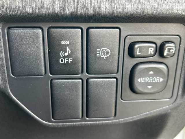 トヨタ プリウス S ツーリングセレクション 兵庫県 2015(平27)年 4.3万km ホワイトパールクリスタルシャイン 社外メモリーナビ/（CD/BT）/バックカメラ/ETC/LEDヘッドライト/AUTOライト/ステアリングスイッチ/フロアマット/ドアバイザー/スマートキー/スペアキー