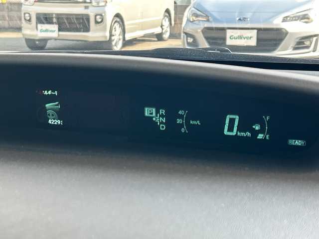 トヨタ プリウス S ツーリングセレクション 兵庫県 2015(平27)年 4.3万km ホワイトパールクリスタルシャイン 社外メモリーナビ/（CD/BT）/バックカメラ/ETC/LEDヘッドライト/AUTOライト/ステアリングスイッチ/フロアマット/ドアバイザー/スマートキー/スペアキー