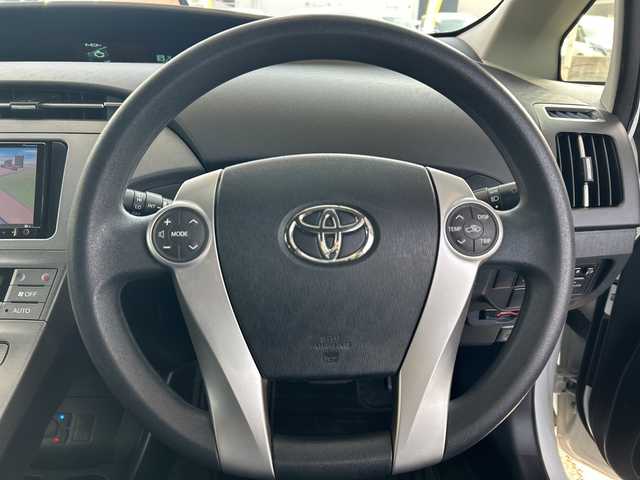 トヨタ プリウス S ツーリングセレクション 兵庫県 2015(平27)年 4.3万km ホワイトパールクリスタルシャイン 社外メモリーナビ/（CD/BT）/バックカメラ/ETC/LEDヘッドライト/AUTOライト/ステアリングスイッチ/フロアマット/ドアバイザー/スマートキー/スペアキー